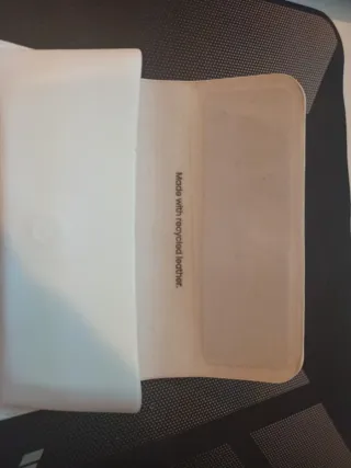 Funda gafas cuero blanco