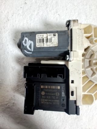 MOTOR ELEVALUNAS DELANTERO DERECHO SEAT LEON (1P1)