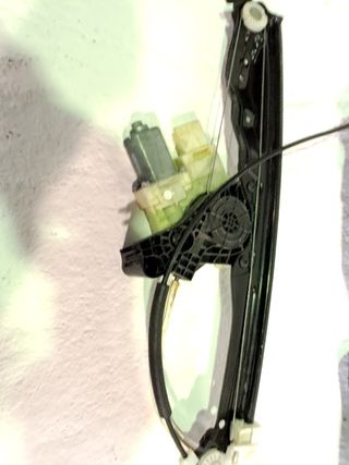 ELEVALUNAS DELANTERO IZQUIERDO PEUGEOT 308 (6)