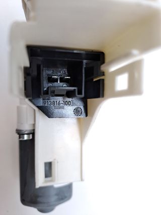 MOTOR ELEVALUNAS TRASERO DERECHO AUDI A1 SPORTBACK (8XF)