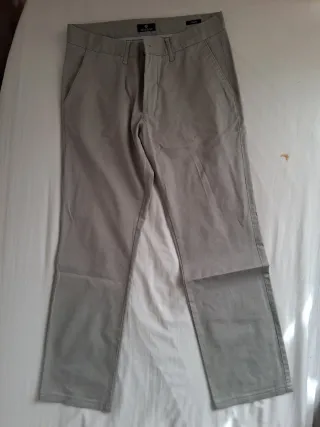 Pantalón gris de forecast