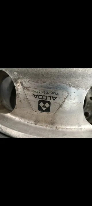 Llantas Aluminio de camión con neumáticos