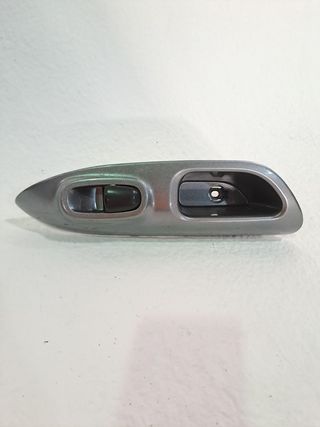 MANDO ELEVALUNAS TRASERO DERECHO NISSAN JUKE (F15)