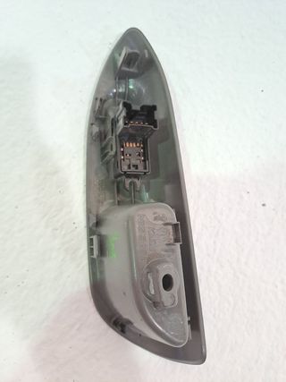 MANDO ELEVALUNAS TRASERO DERECHO NISSAN JUKE (F15)