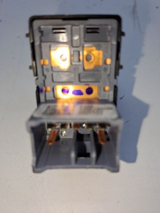 MANDO ELEVALUNAS DELANTERO DERECHO HYUNDAI I20 (2)