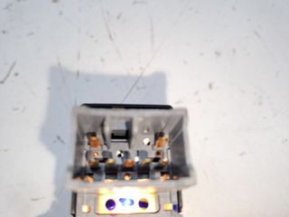 MANDO ELEVALUNAS DELANTERO DERECHO HYUNDAI I20 (2)