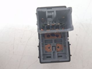 MANDO ELEVALUNAS DELANTERO DERECHO HYUNDAI I20 ACTIVE