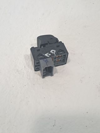 MANDO ELEVALUNAS TRASERO DERECHO HYUNDAI BAYON