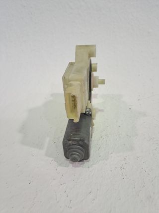 MOTOR ELEVALUNAS TRASERO IZQUIERDO PEUGEOT 308 (2)