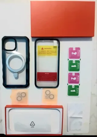 Cover iPhone 15 con MagSafe e protezioni