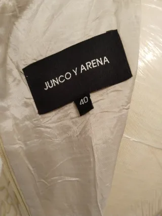 Vestido beige y dorado