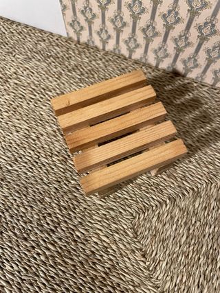 Tavolino in legno per casa delle bambole