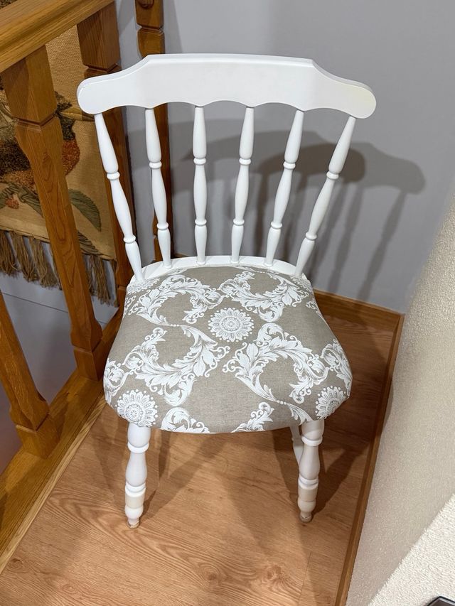 Silla madera restaurada tapizada