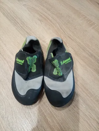 Pies de gato Simond Rock Junior