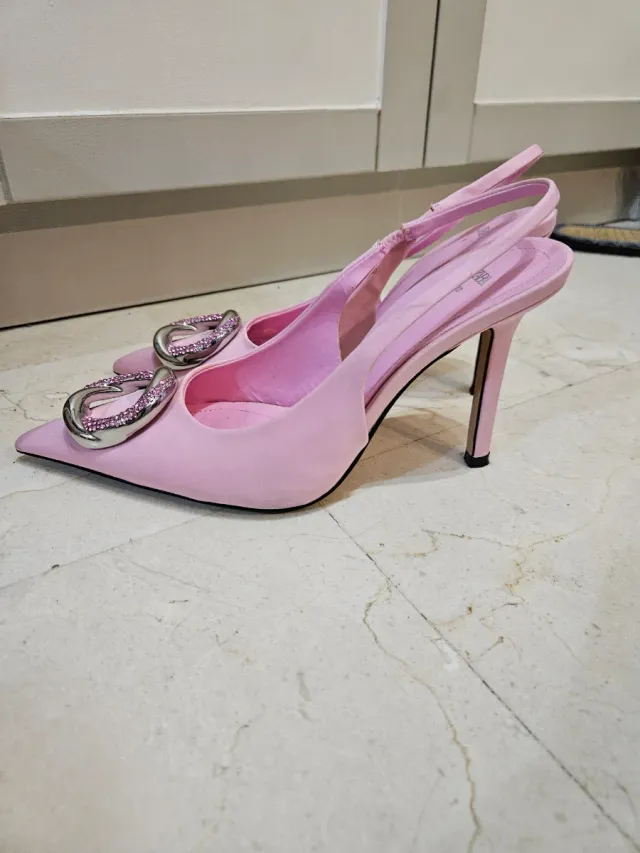 Tacones Zara Rosa con Hebilla Plateada