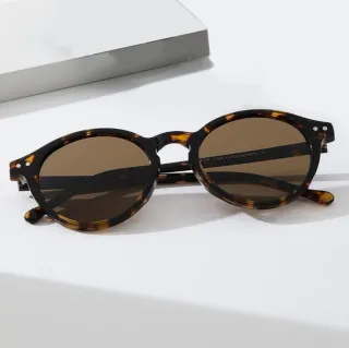 Gafas de sol retro ovaladas nuevas