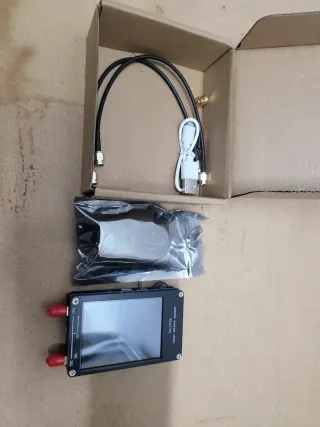 Analizador de Red Vectorial NanoVNA Portátil