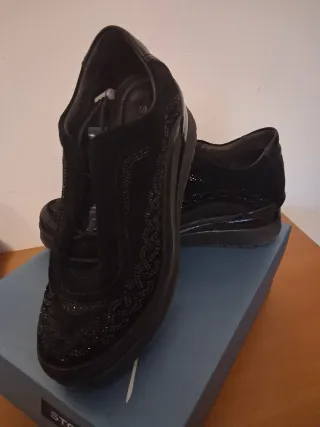 Scarpe donna Stonefly nere con strass
