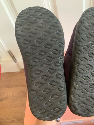 Botines zapatillas morados waterproof