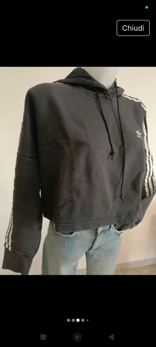 Felpa Adidas con cappuccio, crop oversize