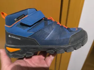 Zapatillas montaña niño Quechua azul/naranja 34