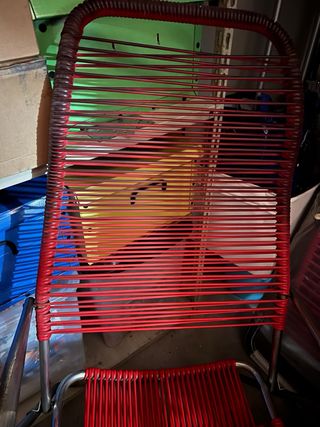 Sedia a sdraio rossa con poggiapiedi “Spaghetti”