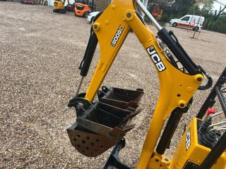 Mini excavadora JCB 8008 impecable