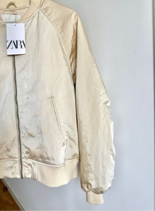 Cazadora bomber Zara Kids beige dorado