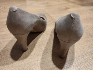 Zapatos de tacón UNISA beige/dorado