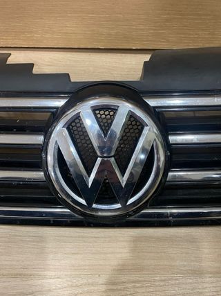 Rejilla frontal VW Passat 2012-2015