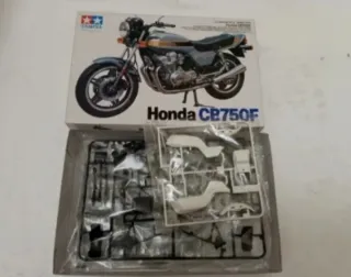 Maqueta Tamiya Honda CB750F