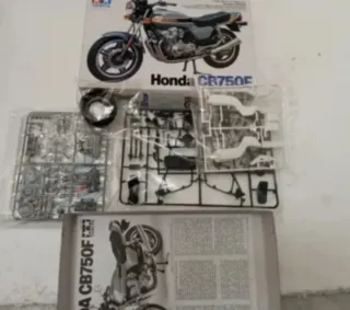 Maqueta Tamiya Honda CB750F
