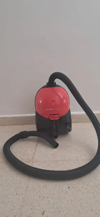 Aspiradora Siemens Roja