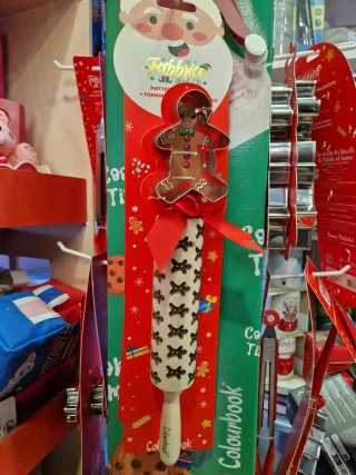 Mattarello natalizio con formina per biscotti