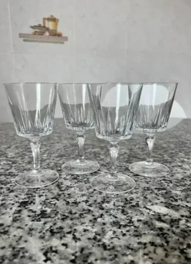 Set di 4 calici da vino in cristallo di Boemia francese