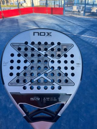 Pala Padel NOX AT10 Genius 18K Agustin Tapia 2024