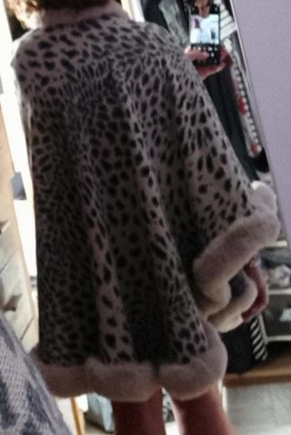 Capa Poncho Frank Lyman Animal Print