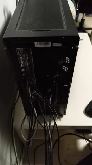 PC Gaming i5 7500 GTX 1060 Gigabyte.