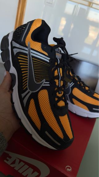 Nike Vomero 5 Hombre Negro Amarillo Nuevo