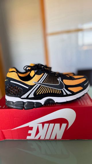 Nike Vomero 5 Hombre Negro Amarillo Nuevo