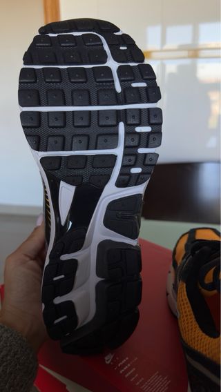 Nike Vomero 5 Hombre Negro Amarillo Nuevo