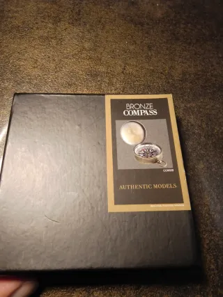 Bussola vintage in bronzo