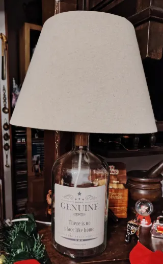 Lampada da tavolo in vetro e tessuto