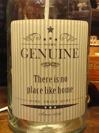 Lampada da tavolo in vetro e tessuto