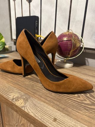 Scarpe col tacco in camoscio marrone per donna