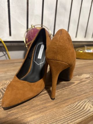 Scarpe col tacco in camoscio marrone per donna