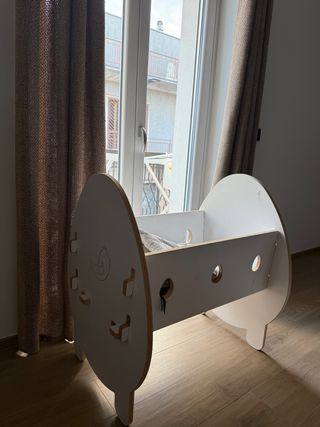 Culla in legno facile da montare