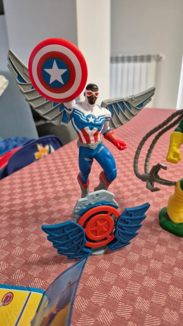 Set 4 Supereroi Action Figures