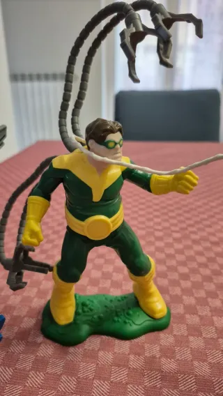 Set 4 Supereroi Action Figures