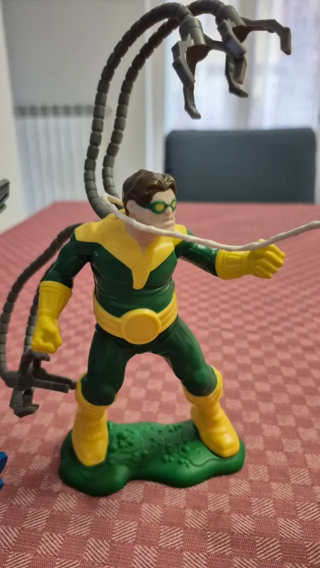 Set 4 Supereroi Action Figures